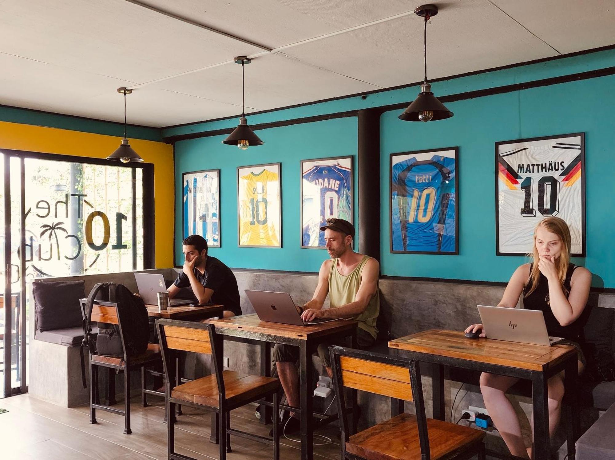 The 10 Club Hostel Thong Sala Buitenkant foto