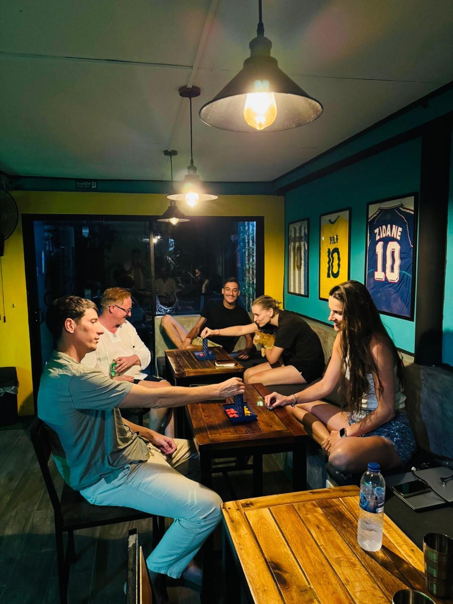 The 10 Club Hostel Thong Sala Buitenkant foto